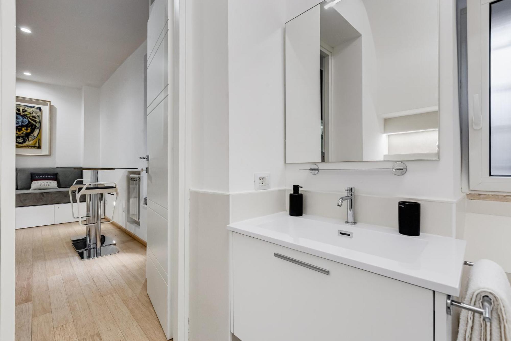 Colosseo Charming - Rione Monti - Colosseo Apartamento